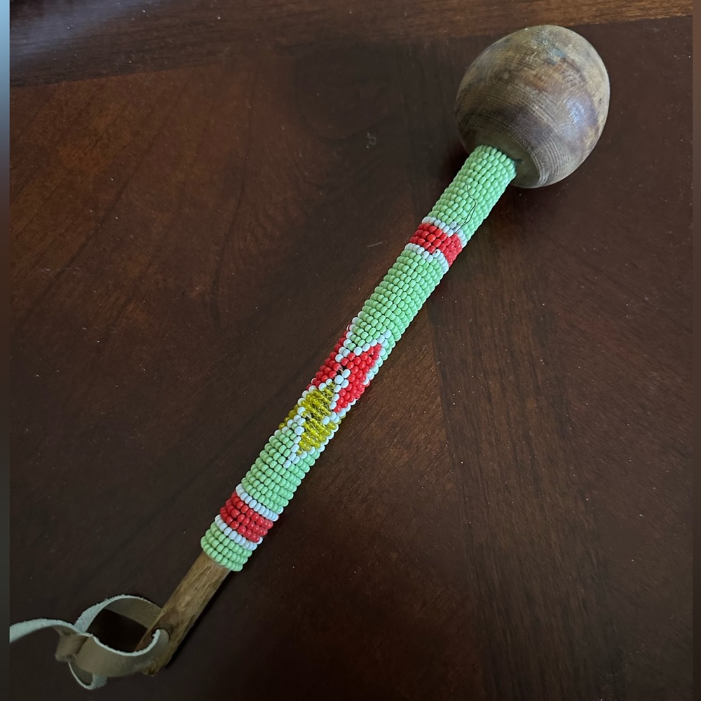 LOVELY VINTAGE CEREMONIAL BEADED ZULU KNOBKERRIE 1970S